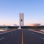Vista panorâmica da Esplanada dos Ministérios em Brasília, representando baixa taxa de homicídios no Distrito Federal.
