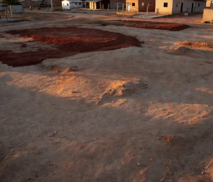 Terrenos vazios em Vicente Pires, DF, relacionados a edital da Terracap
