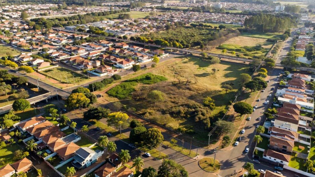 Vista aérea de Jardim Botânico e Taguatinga em Brasília representando revisão da Lei de Uso e Ocupação do Solo