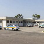Fachada do 10º Batalhão da PMDF em Ceilândia com viaturas policiais