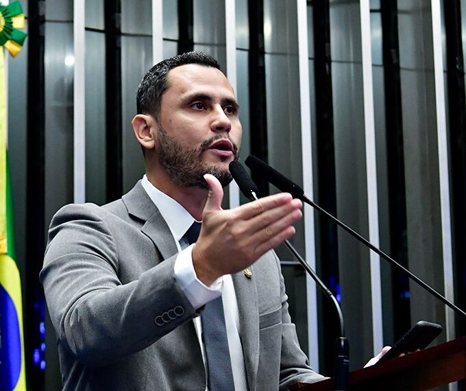 Senador Cleitinho defende o fim da escala 6x1 no Senado