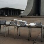 Cozinha comunitária com refeições gratuitas em meio à fome no DF