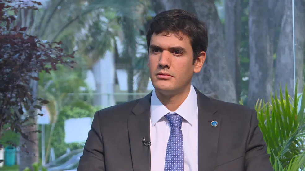 Rafael Prudente trai Ibaneis Rocha por mil cargos e indicações na Caesb