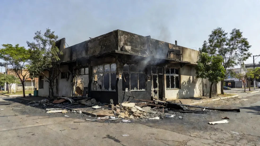 Comércio incendiado em Planaltina após ordem de incêndio