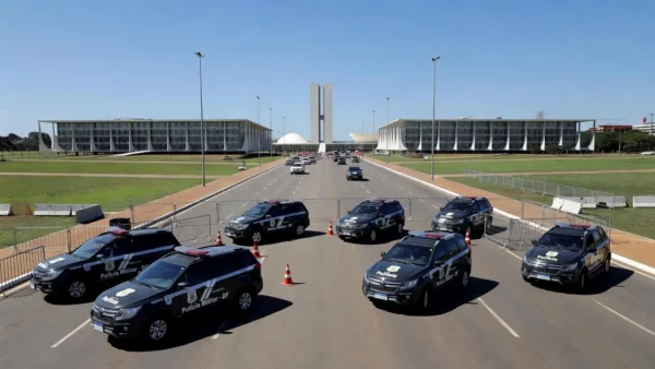 Viaturas da PMDF em esquema de segurança para o Desfile de 7 de Setembro em Brasília