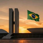 Urna eletrônica em seção eleitoral no Distrito Federal durante pesquisa de intenção de voto